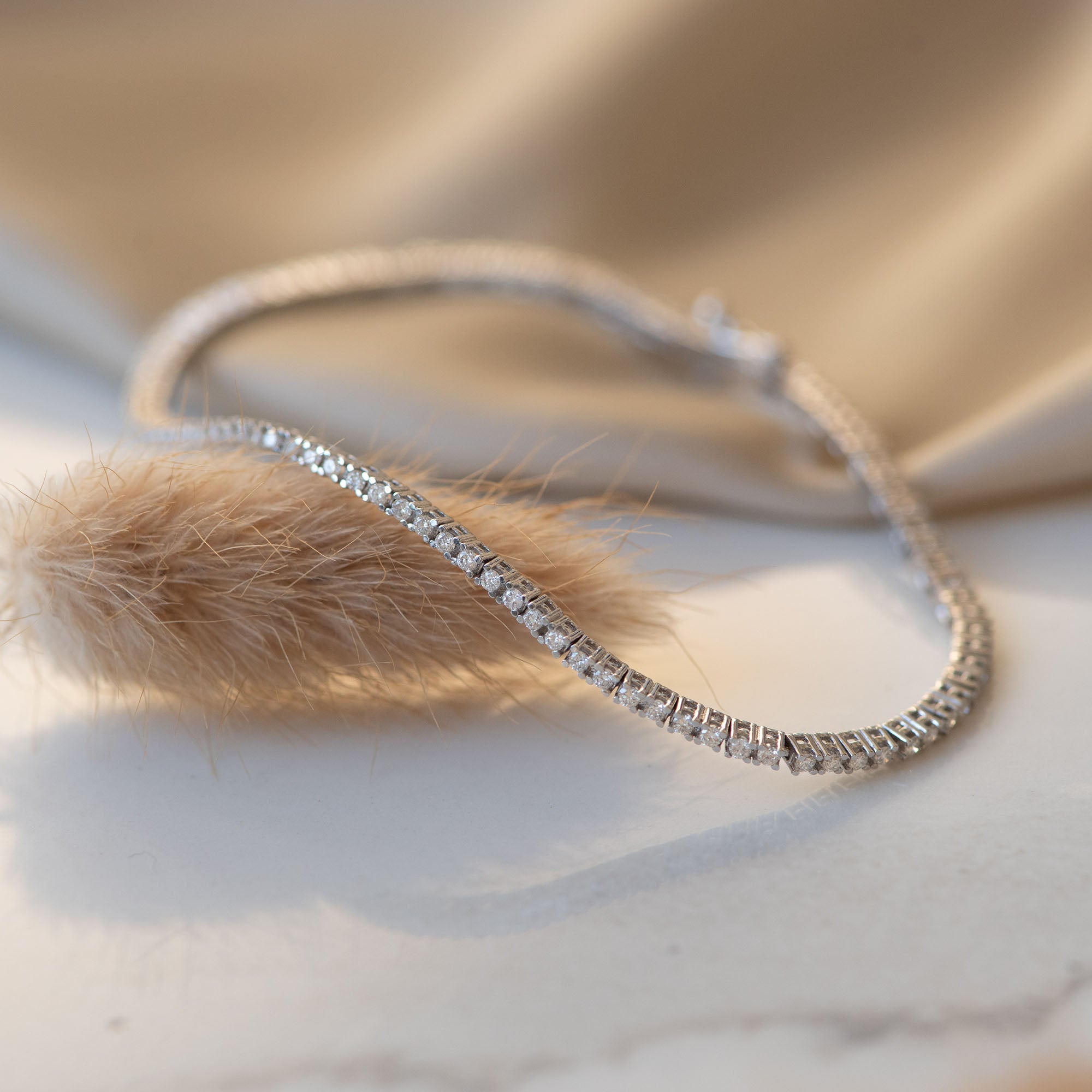 Isabel Bernard De la Paix Madeline 14 Carat Whitegold Tennis Bracelet | diamond 1.08 ct | IBD320006