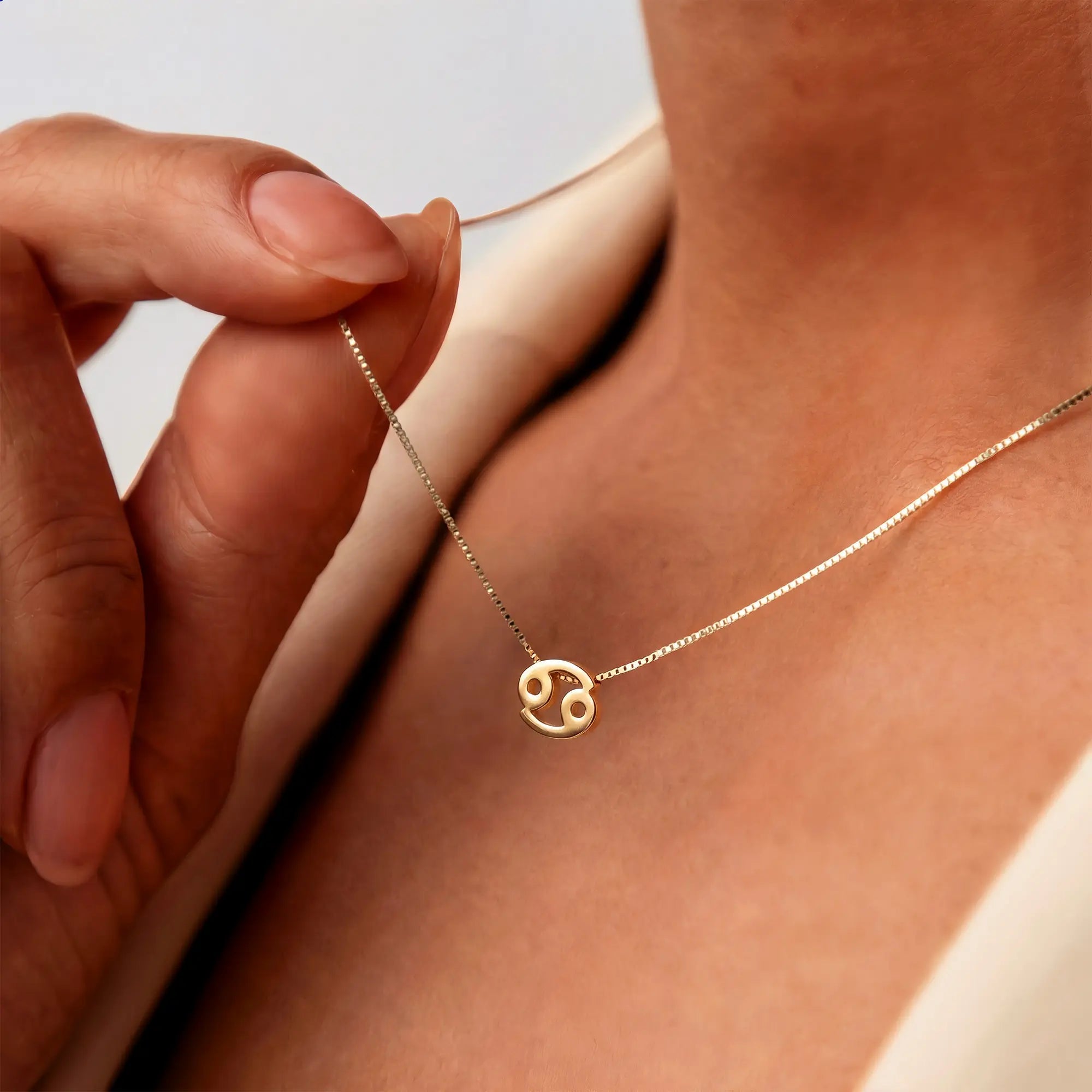 Isabel Bernard Étoiles d’Or Cancer 14 Carat Gold Venetian Necklace With Horoscope IB340181