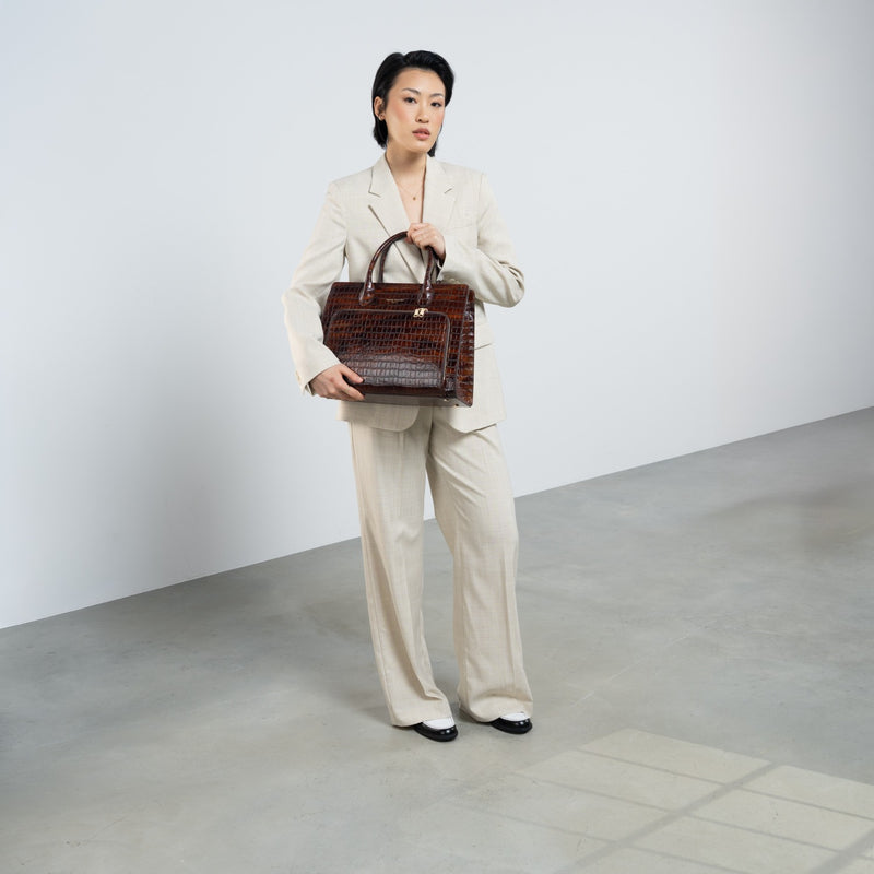 Isabel Bernard Honoré Nadine croco marron sac à main en cuir de veau avec compartiment pour ordinateur portable 13 pouces IB25110-230-13-zoom-