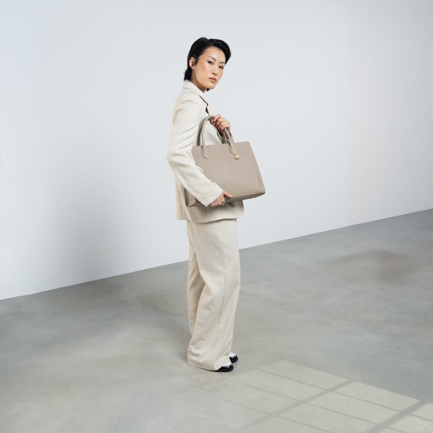 Isabel Bernard Honoré Nadine taupe calfskin leather handbag with 13 inch laptop compartment IB25110-078-13