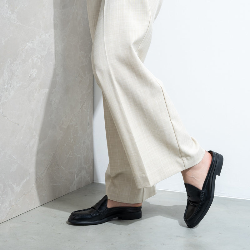 Isabel Bernard Vendôme Blandine mules noires en cuir spazzolato IB51016-601-35-zoom-