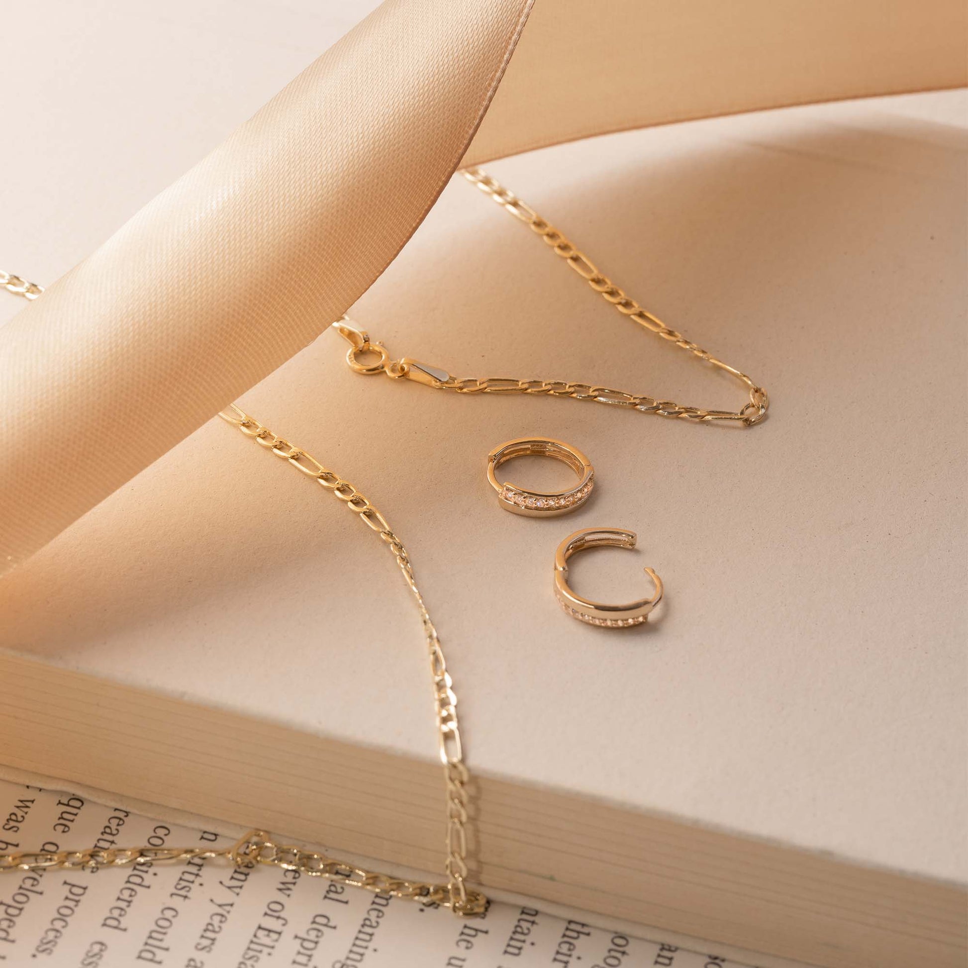 Isabel Bernard Cadeau d'Isabel 14 Carat Golden Earrings Set IB90096