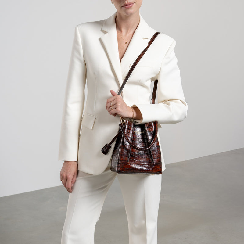 Isabel Bernard Femme Forte Sac à main Minette en cuir de veau marron croco IB21114-230-zoom-