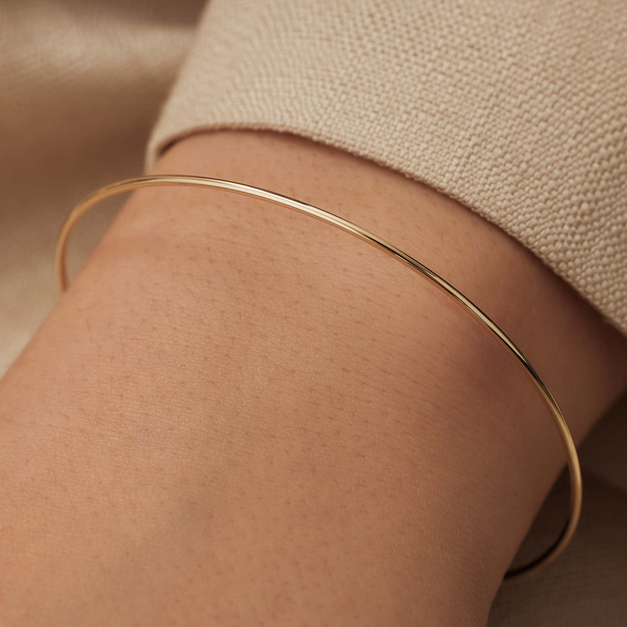 Isabel Bernard Cour d'Honneur Adora 14 Carat Golden Bangle IB320109