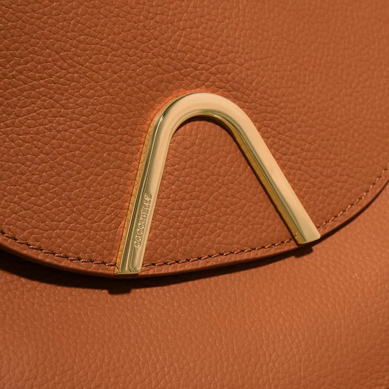 Coccinelle Sac bandoulière en cuir cognac E1QKF150101390-zoom-