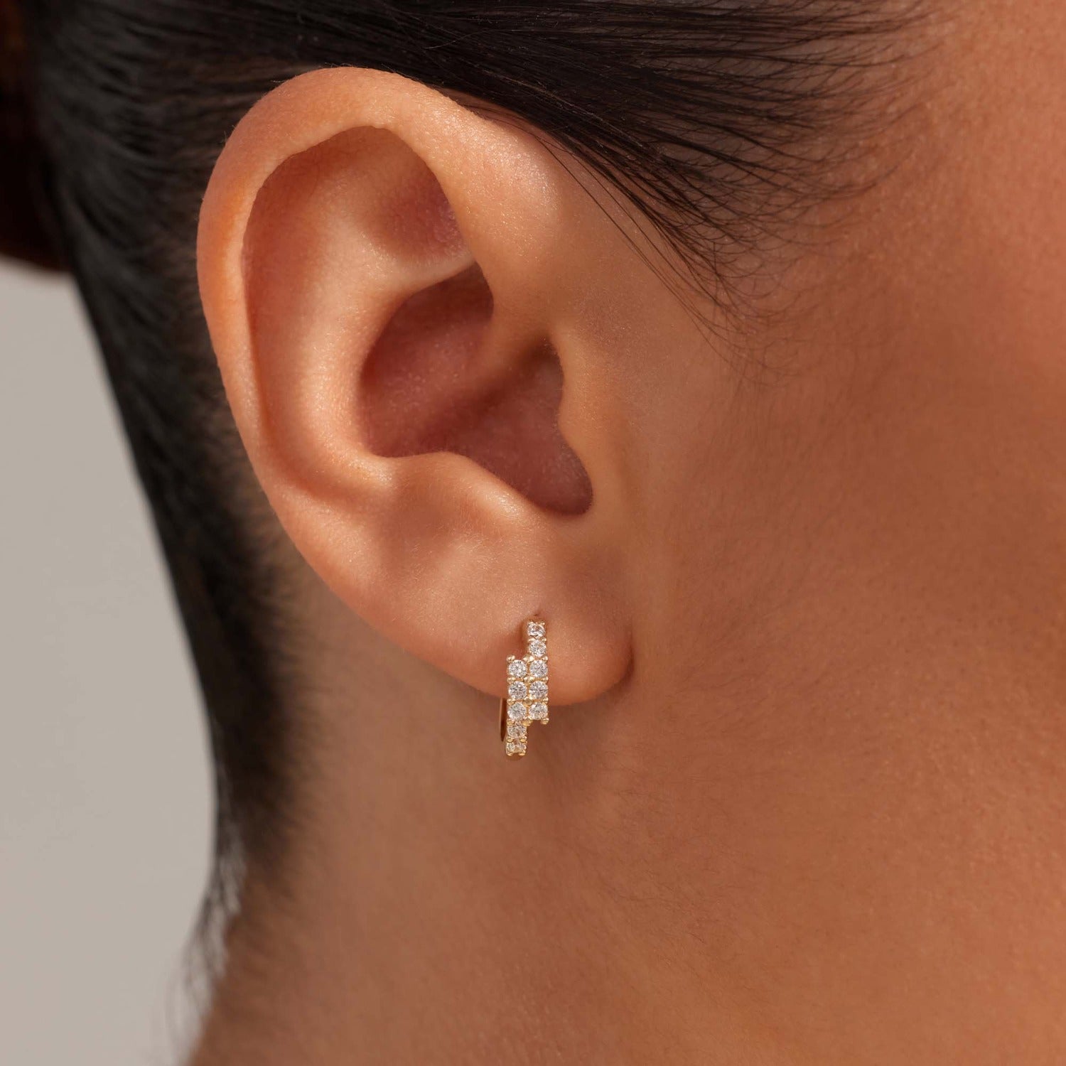 Beloro Jewels Monte Napoleone Joley 9 karat gold hoop earrings with zirconia stones (9,7 mm) BO360117