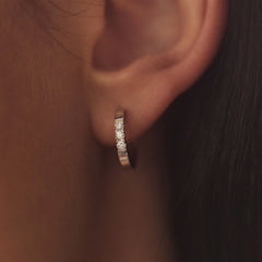 Isabel Bernard De la Paix Madeline 14 Carat Whitegold Hoop Earrings | diamond 0.15 ct | IBD360017